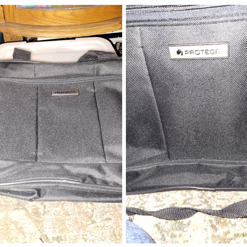 Protégé laptop bag.